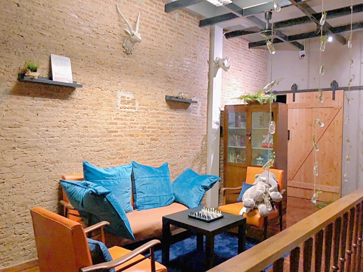 Meemaw'S House Hostel Bangkok Kültér fotó